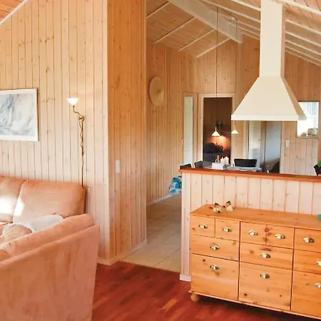 Дом отдыха 5 Person In *